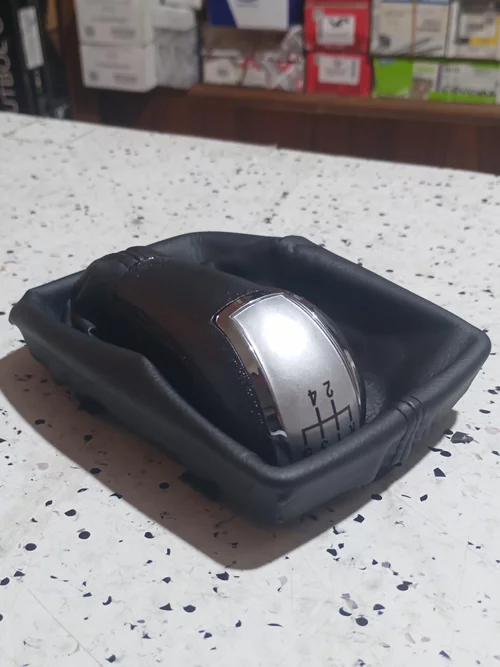 8P0863279 2004-2008 Audi A3 Vites Topuzu ve Körüğü