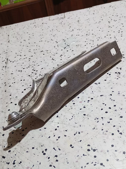 8V0823302 2013-2016 Audi A3 Sağ Kaput Menteşesi