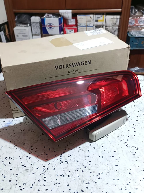 8V3945093 2013-2016 Audi A3 Sol İç Stop Lambası