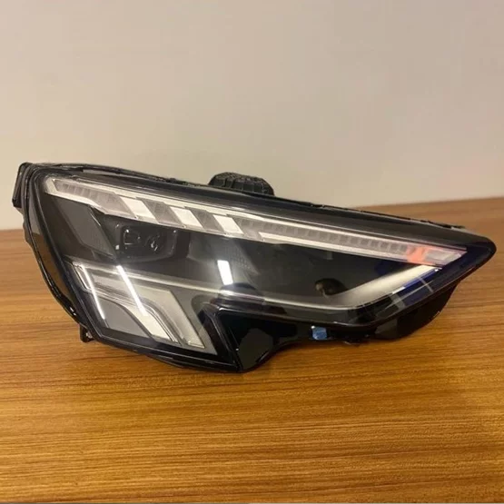 8Y0941034 20-25 Audi A3 Sağ Led Far
