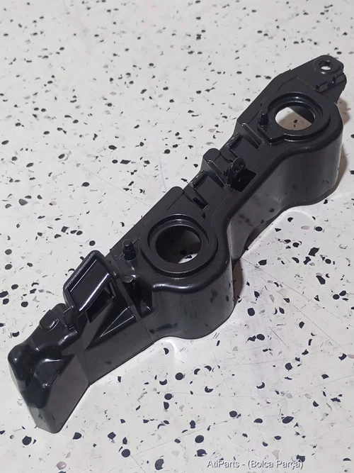 4K0807284 2019-2026 Audi A6 Sağ Ön Çamurluk Braketi