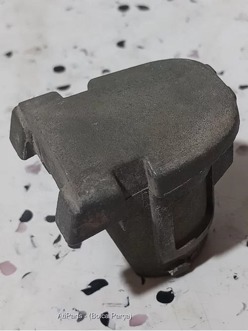 3B4839167 97-00 VW Passat B5 Arka Kapı Kolu Badem Yuvası
