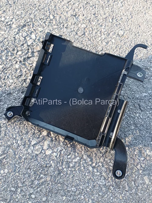 8W0907647A 2016-2025 Audi A4 Motor Beyni Tutucusu