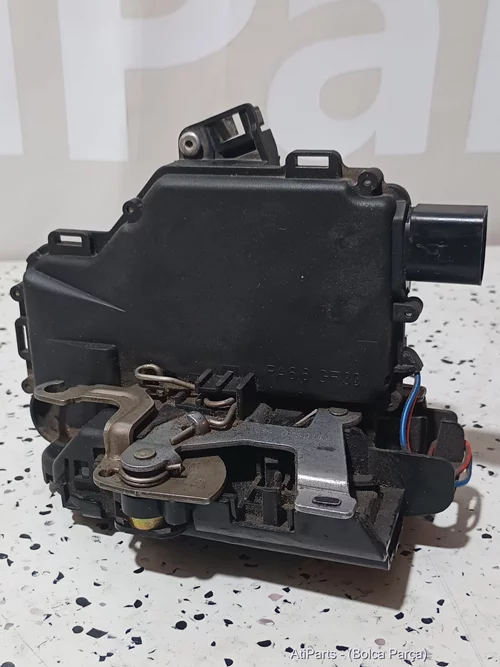 3B4839016A 1997-2000 VW Passat B5 Sağ Arka Kapı Kilidi