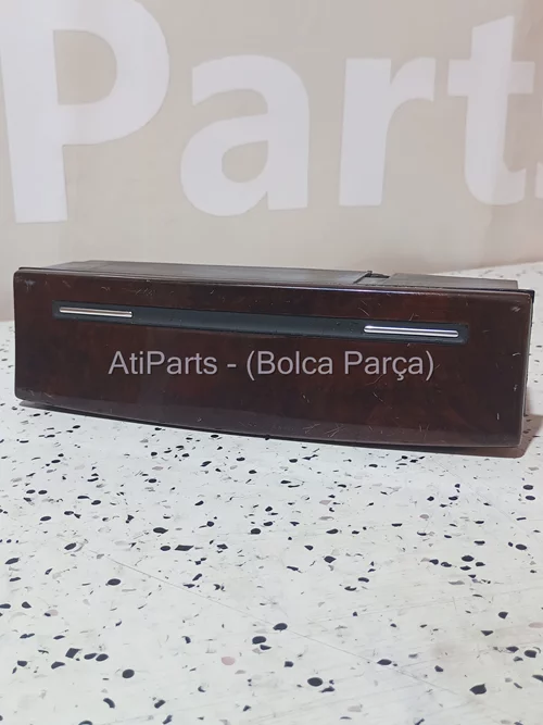 4E0857951C ve 4E0857967H 1WV 2003-2007 Audi A8 Ön Küllük