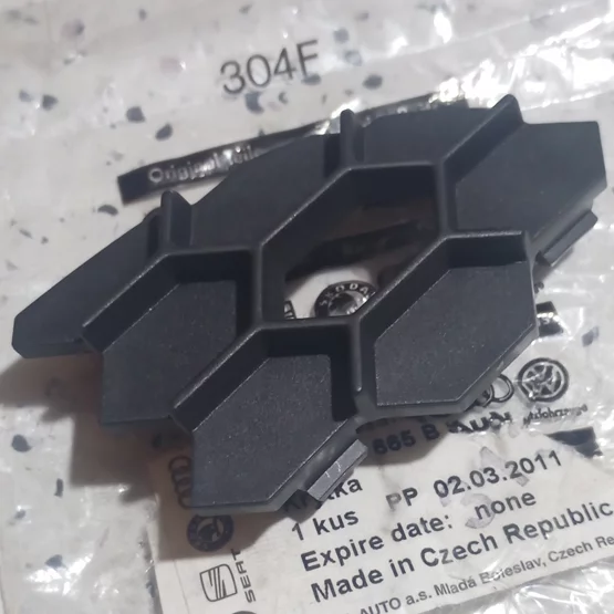 1Z0853665B 9B9 04-08 Skoda Octavia Ön Tampon Izgarası