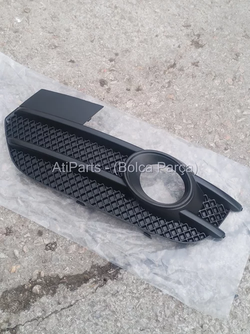 8U0807681A SP9 2012-2014 Audi Q3 Sol Sis Farı Çerçevesi