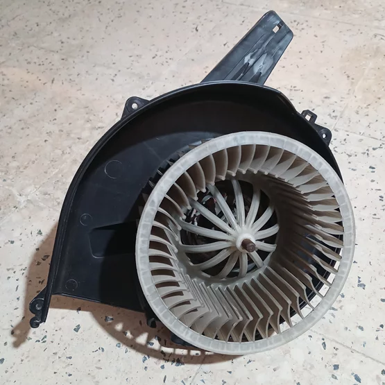6R1819015A 15-23 Skoda Fabia Kalorifer Motoru