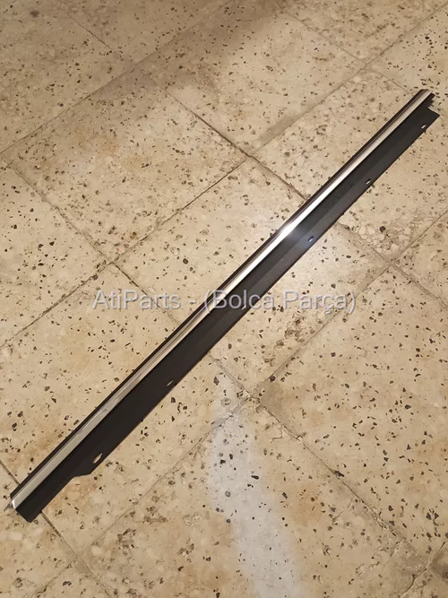 4B0853764 2ZZ 1998-2001 Audi A6 Sağ Arka Kapı Cam Çıtası