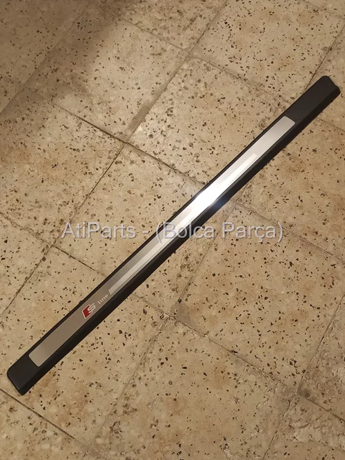 8P3853492E 01C 2004-2007 Audi A3 Sağ Kapı Basamak Kaplama